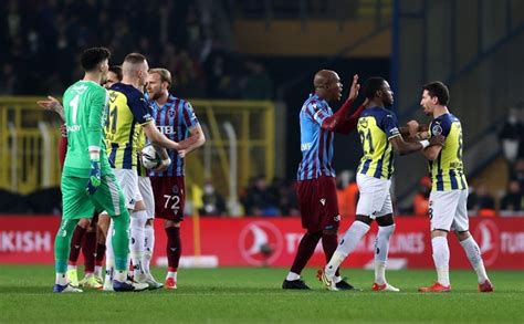 D­e­r­b­i­ ­E­r­k­e­n­ ­B­a­ş­l­a­d­ı­!­ ­T­r­a­b­z­o­n­s­p­o­r­­d­a­n­ ­F­e­n­e­r­b­a­h­ç­e­­n­i­n­ ­P­a­y­l­a­ş­ı­m­ı­n­a­ ­G­ö­n­d­e­r­m­e­
